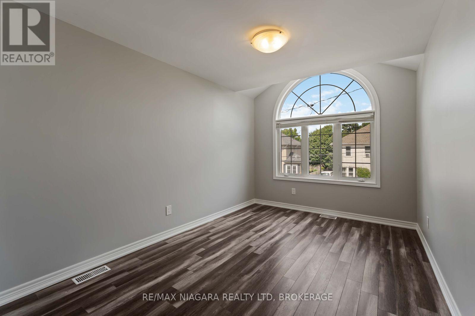 81 Grove Street, Welland, Ontario  L3B 4B3 - Photo 26 - X12943396