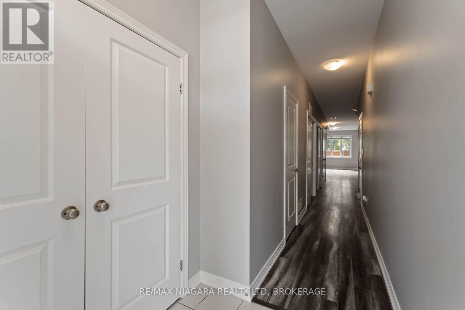 81 Grove Street, Welland, Ontario  L3B 4B3 - Photo 3 - X12943396