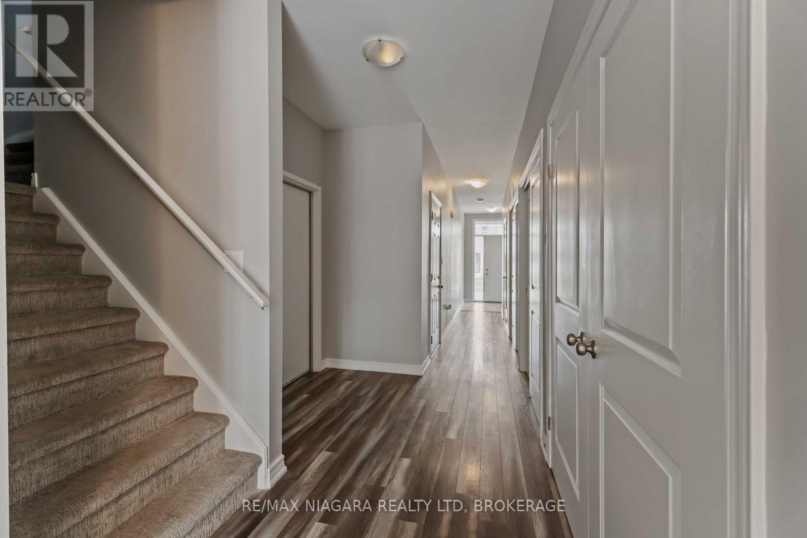 81 Grove Street, Welland, Ontario  L3B 4B3 - Photo 4 - X12943396