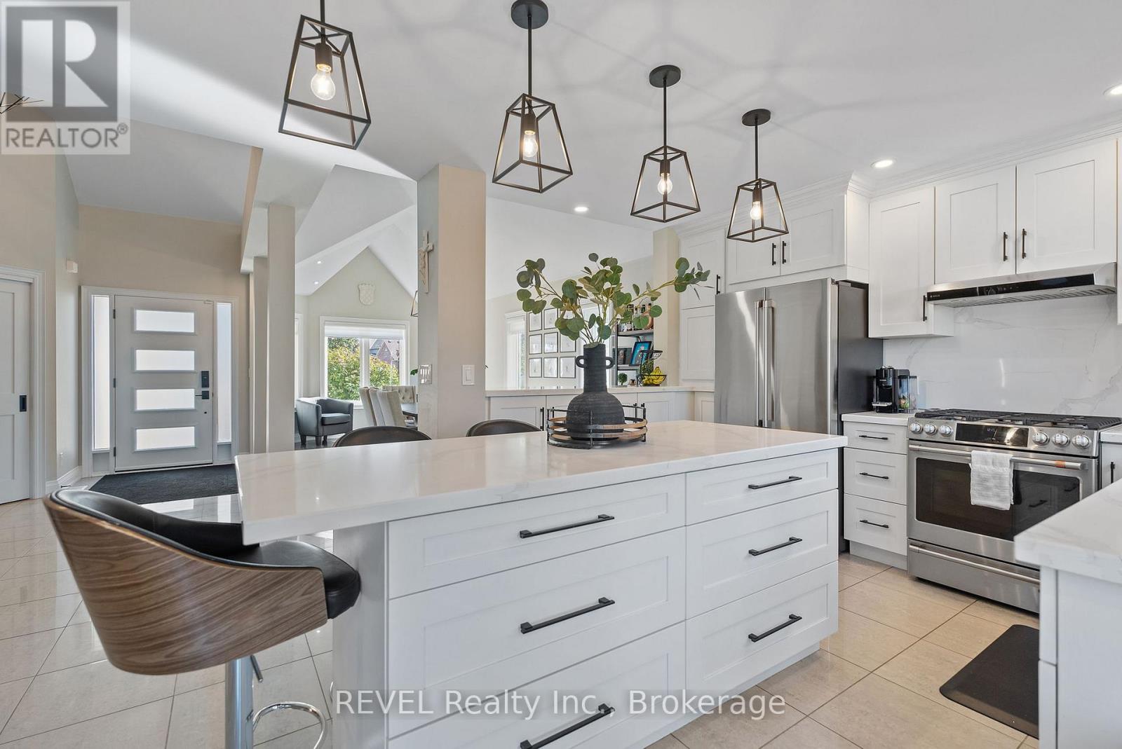 35 Agincourt Crescent, St. Catharines, Ontario  L2S 4B4 - Photo 8 - X12943520