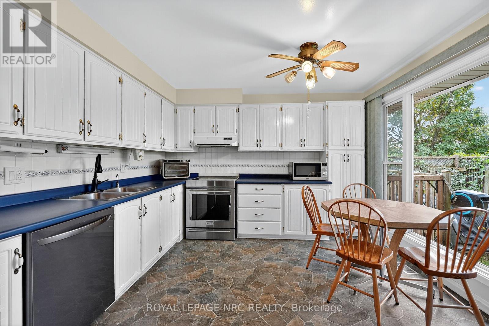 6556 Leawood Court, Niagara Falls, Ontario  L2G 7C4 - Photo 7 - X12943662