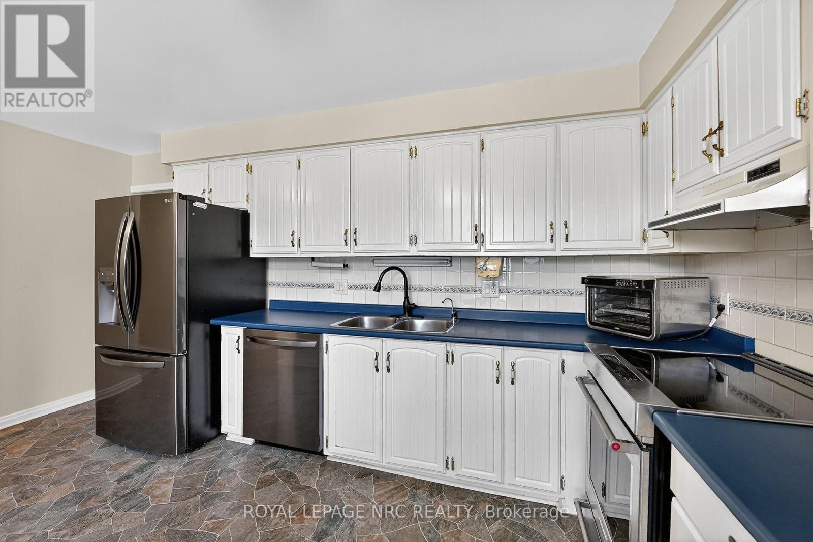 6556 Leawood Court, Niagara Falls, Ontario  L2G 7C4 - Photo 9 - X12943662