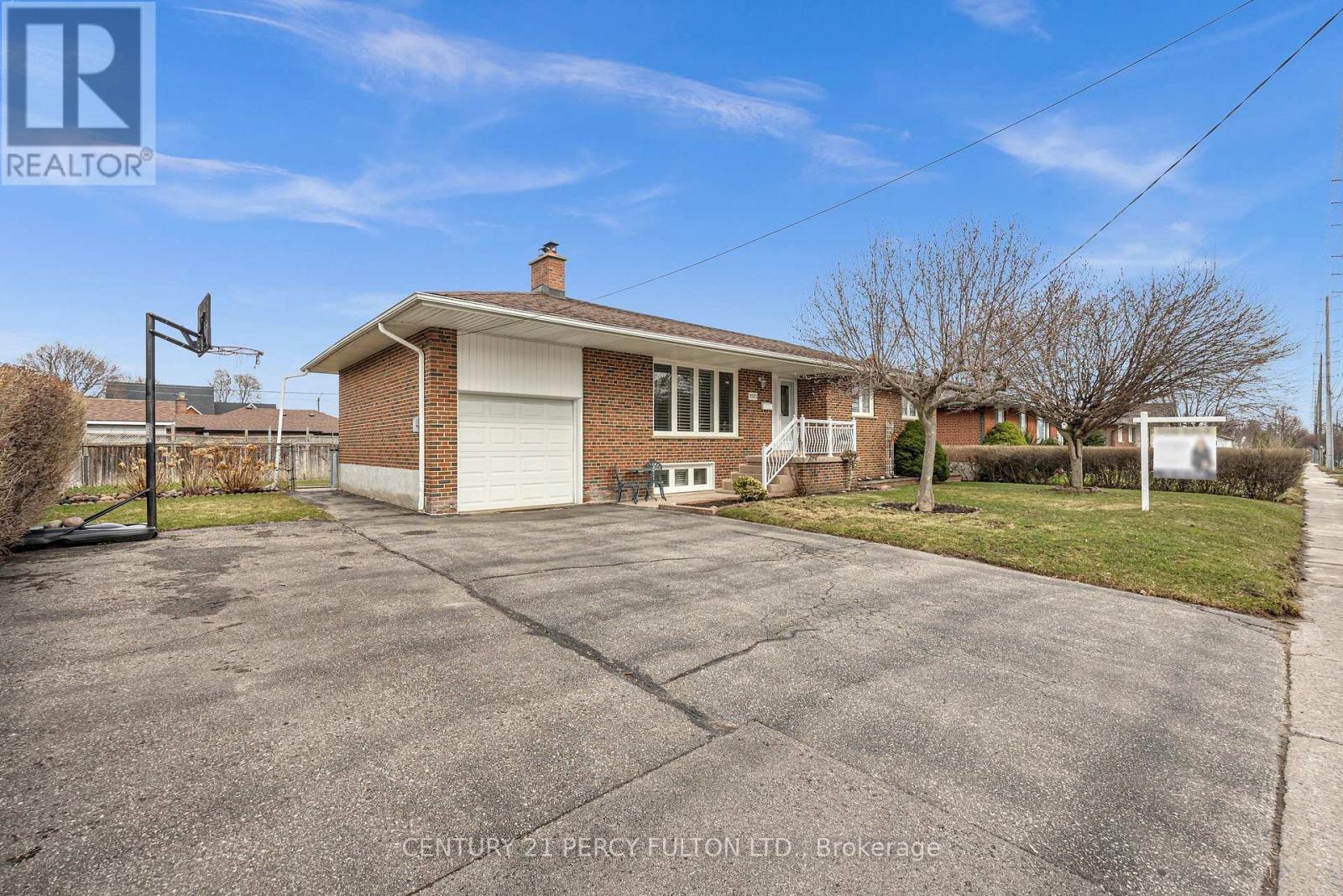 2553 Stillmeadow Drive, Mississauga, Ontario  L5B 1X8 - Photo 3 - W12942706