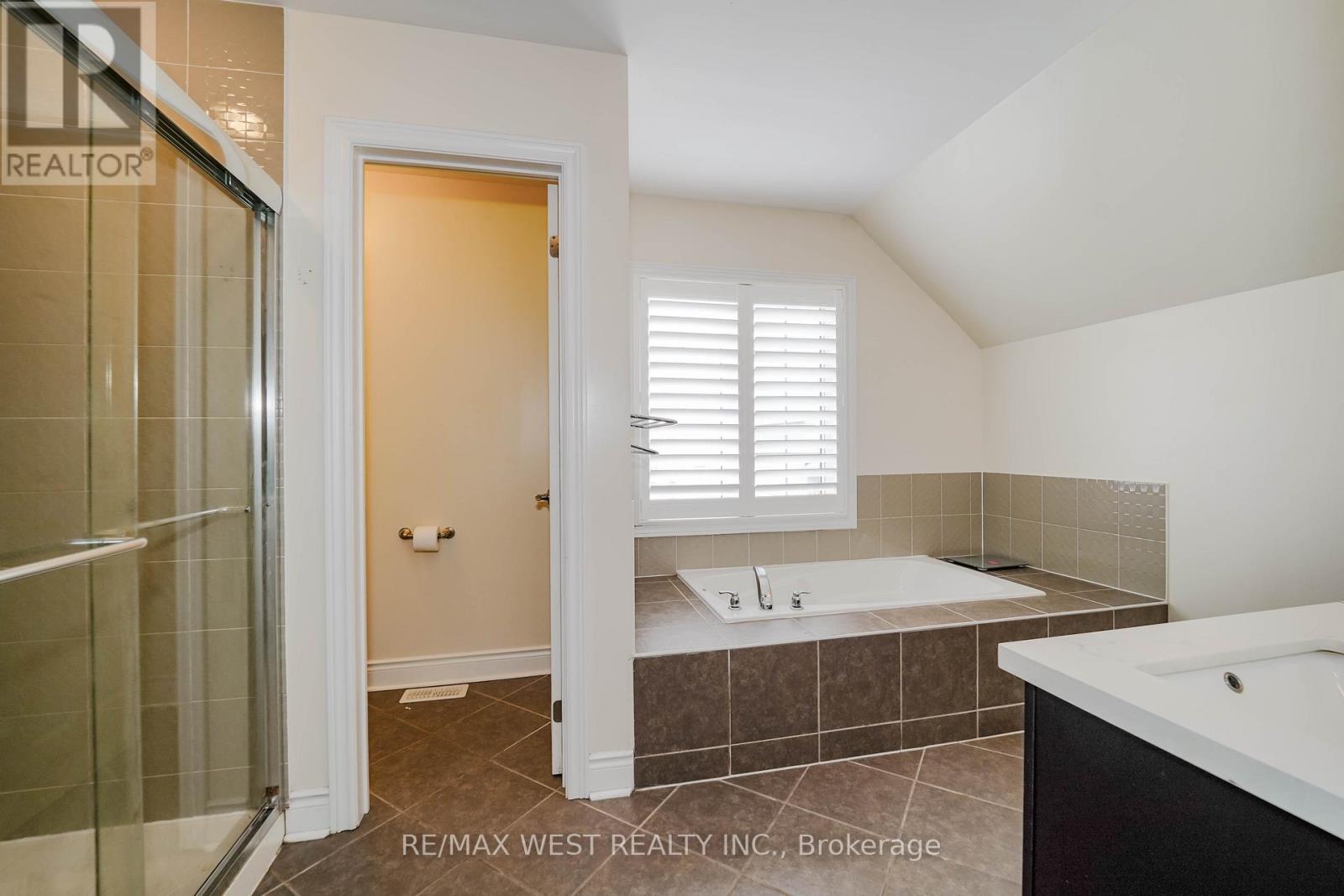 63 Sharplin Drive, Ajax, Ontario  L1Z 0P4 - Photo 9 - E12943554