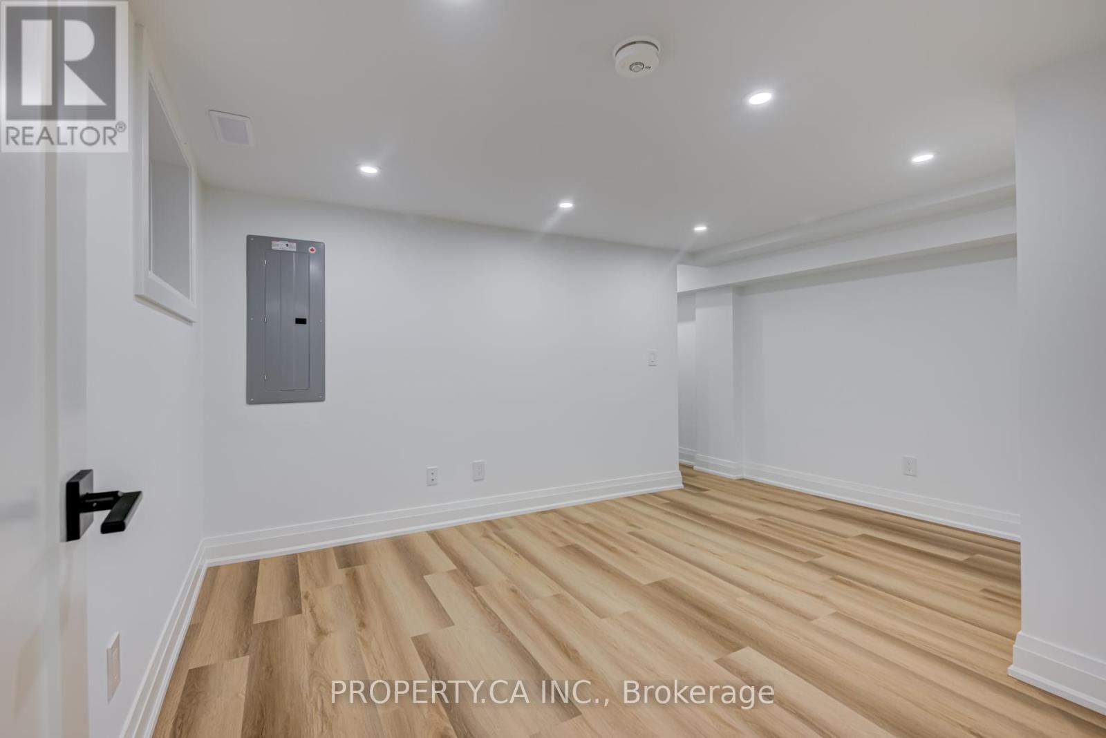 Lower - 8 First Avenue, Toronto, Ontario  M4M 1W8 - Photo 8 - E12943656