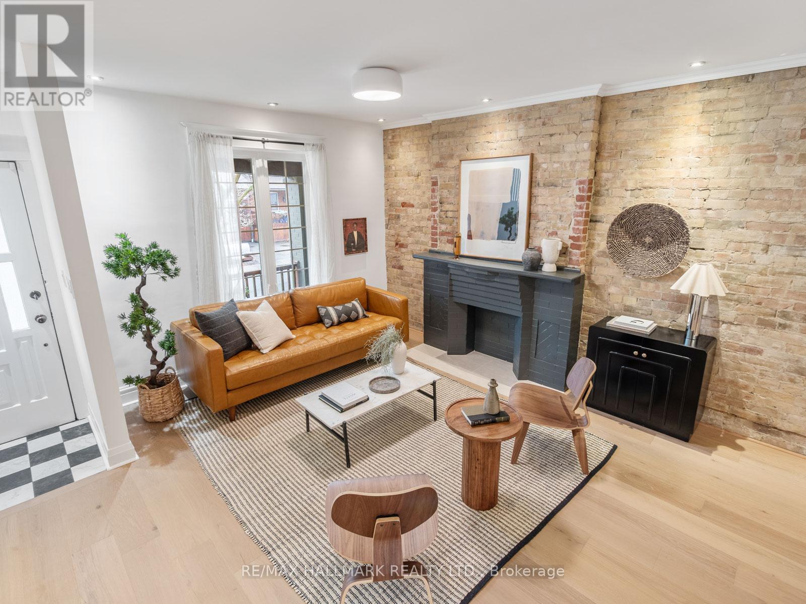 24 Richard Avenue, Toronto, Ontario  M4L 1W9 - Photo 11 - E12943782