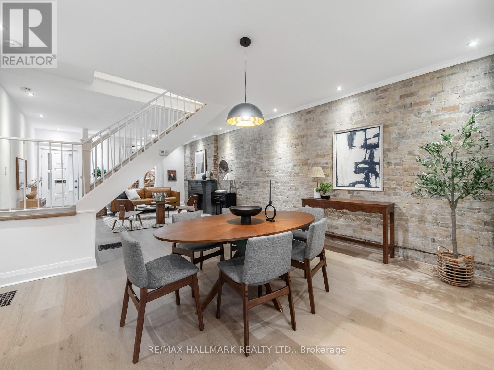 24 Richard Avenue, Toronto, Ontario  M4L 1W9 - Photo 15 - E12943782