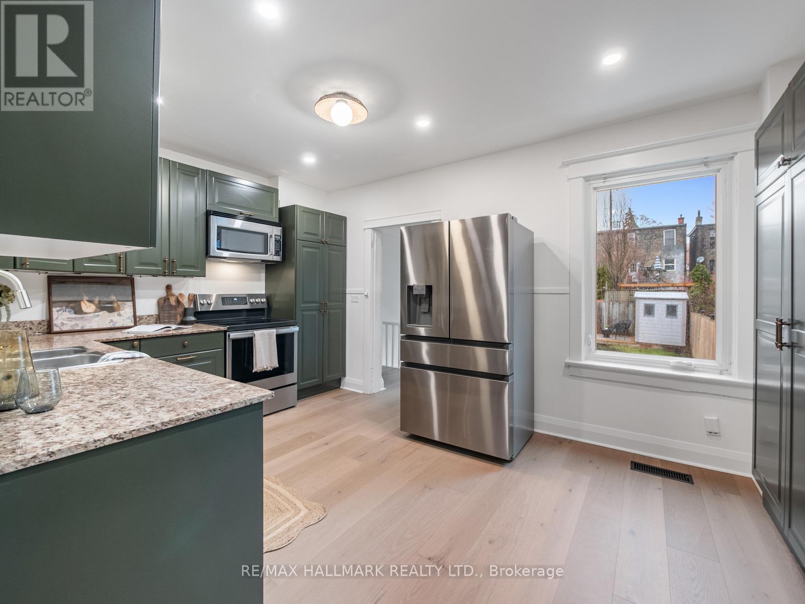 24 Richard Avenue, Toronto, Ontario  M4L 1W9 - Photo 16 - E12943782