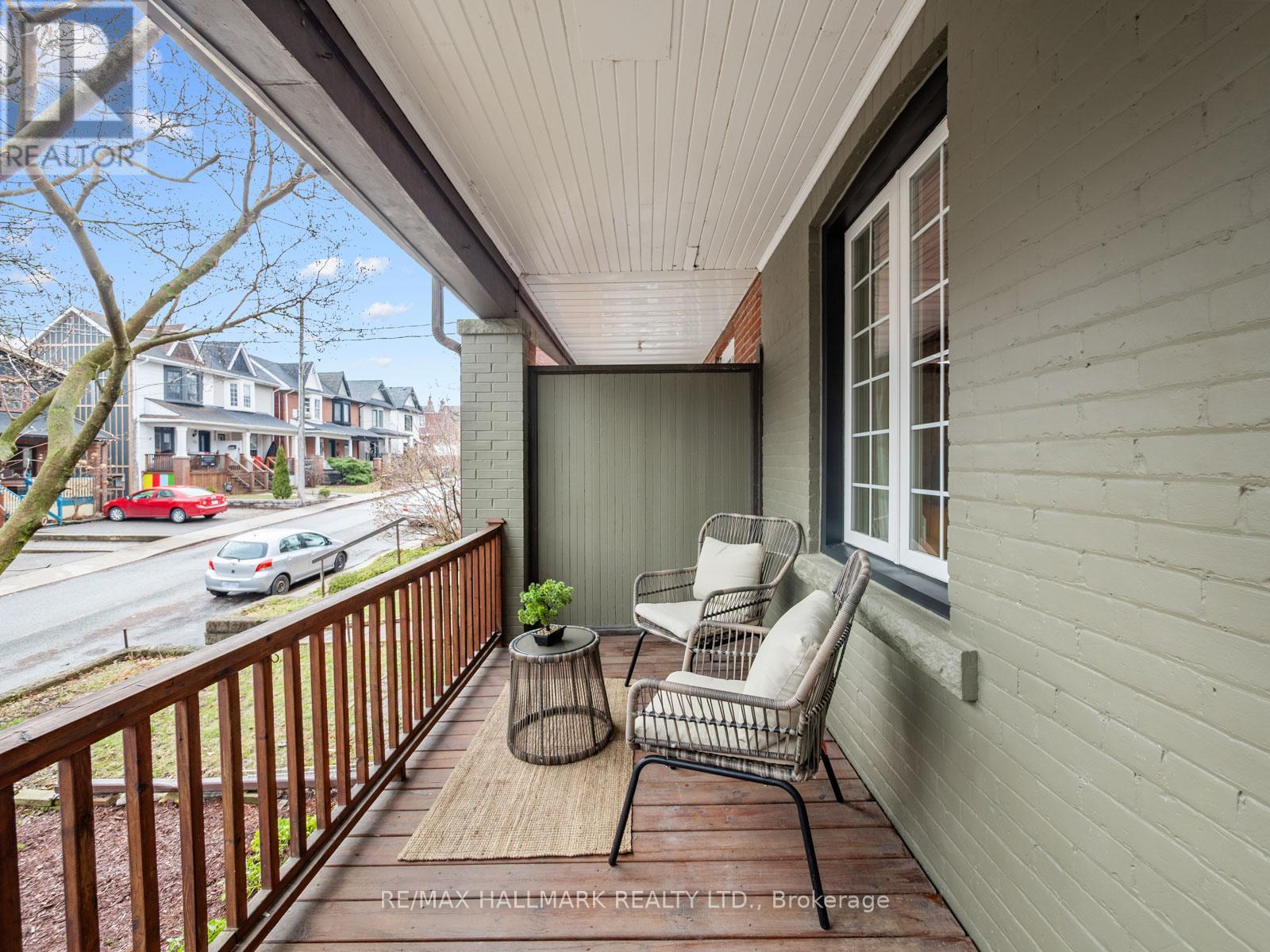 24 Richard Avenue, Toronto, Ontario  M4L 1W9 - Photo 2 - E12943782