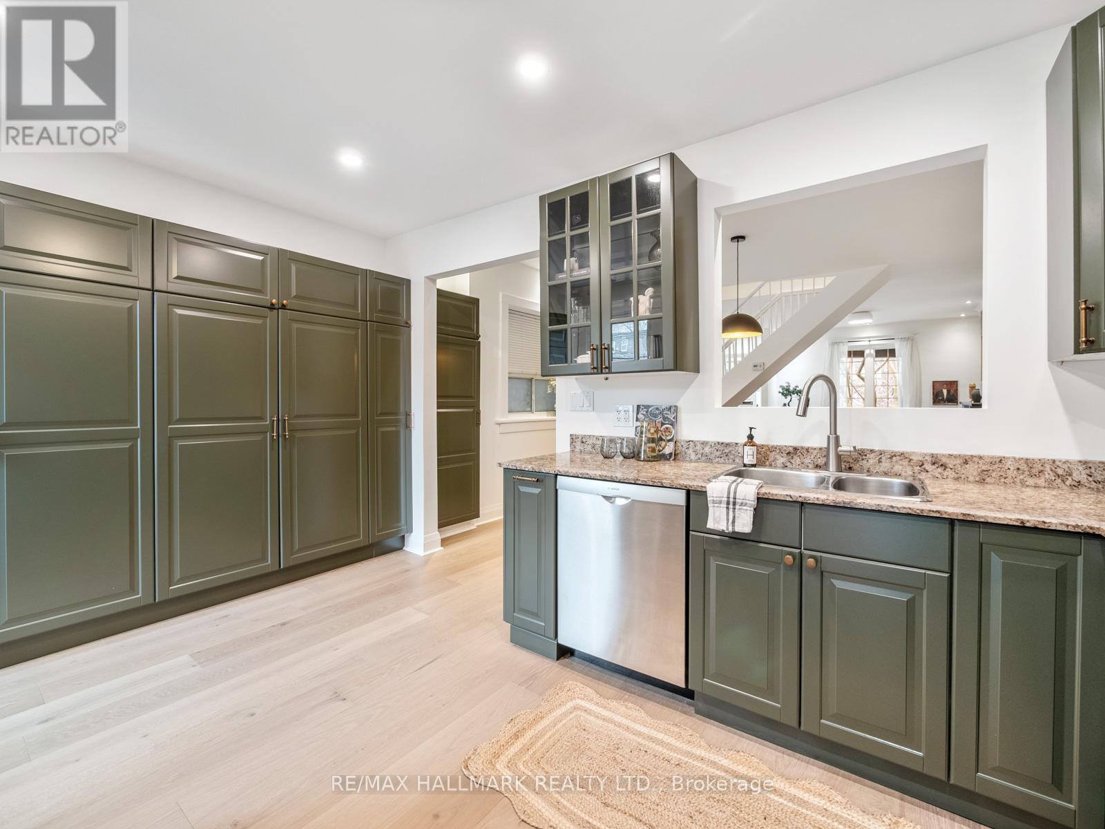 24 Richard Avenue, Toronto, Ontario  M4L 1W9 - Photo 20 - E12943782