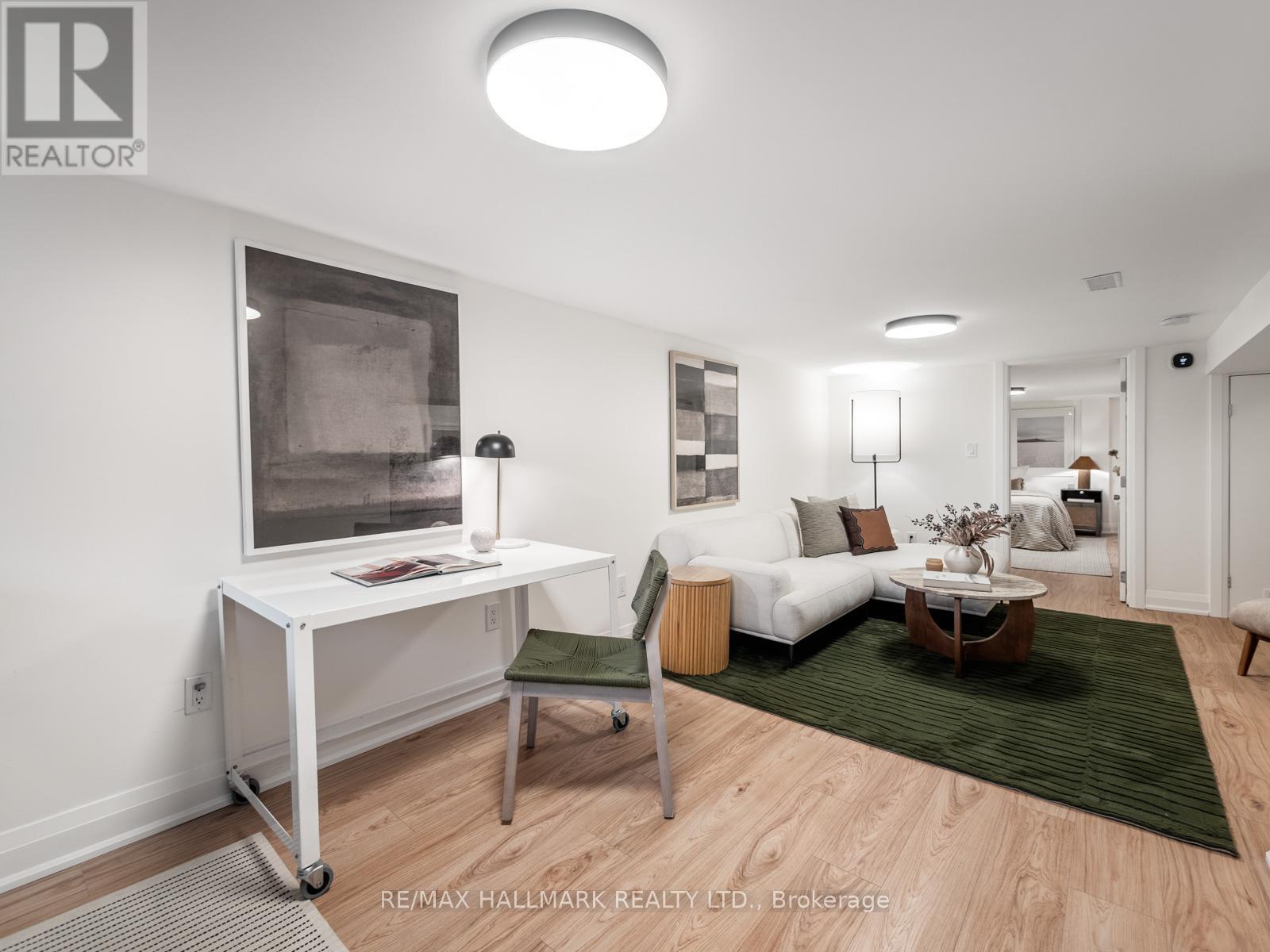 24 Richard Avenue, Toronto, Ontario  M4L 1W9 - Photo 32 - E12943782