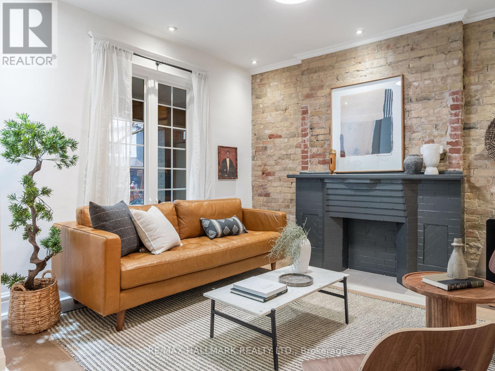 24 Richard Avenue, Toronto, Ontario  M4L 1W9 - Photo 7 - E12943782