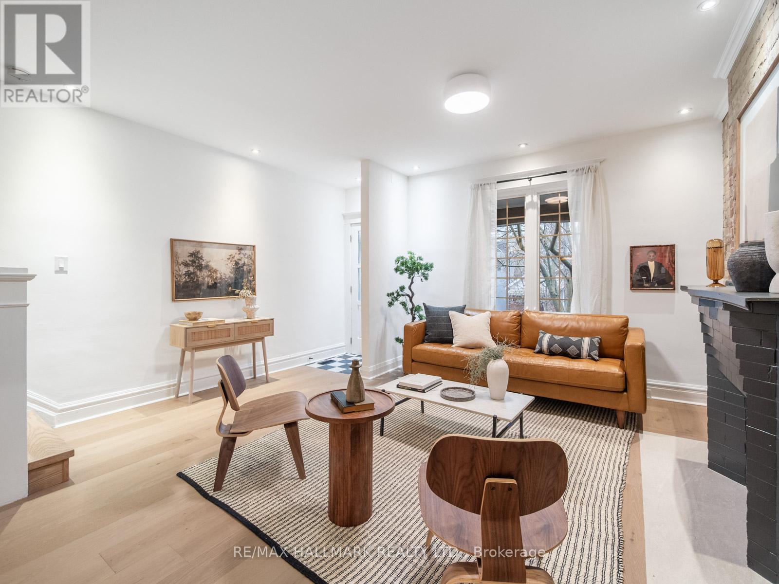 24 Richard Avenue, Toronto, Ontario  M4L 1W9 - Photo 9 - E12943782