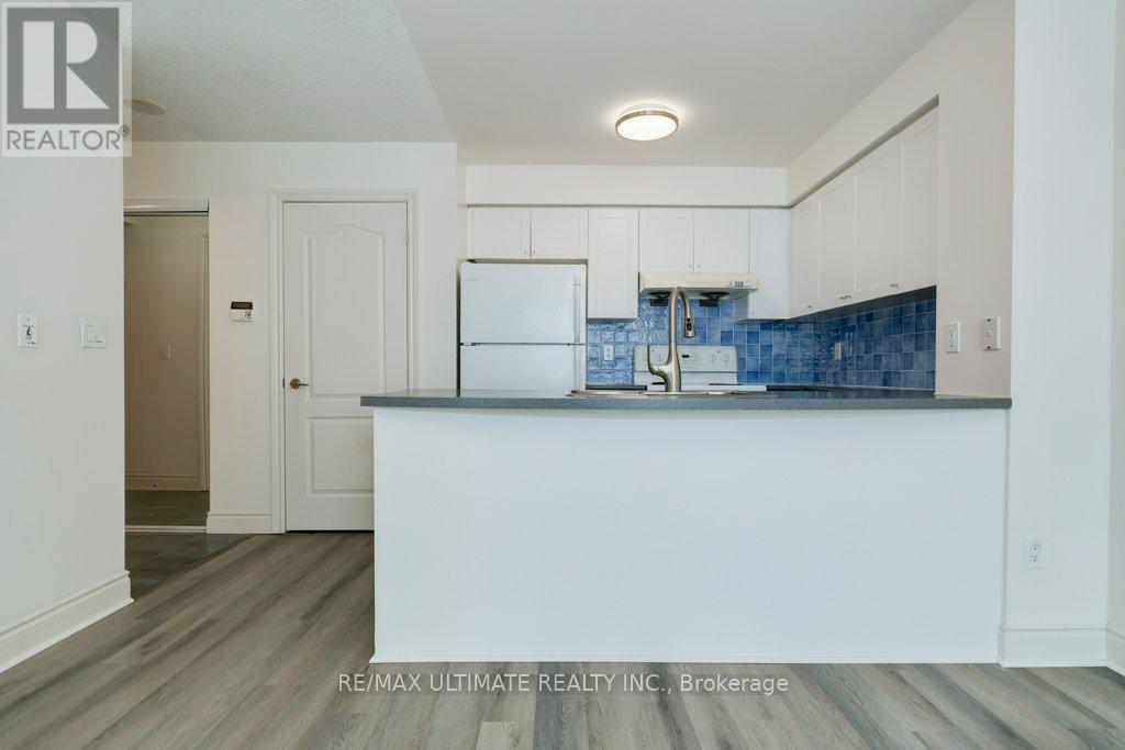 1906 - 60 Brian Harrison Way, Toronto, Ontario  M1P 5J5 - Photo 4 - E12943800