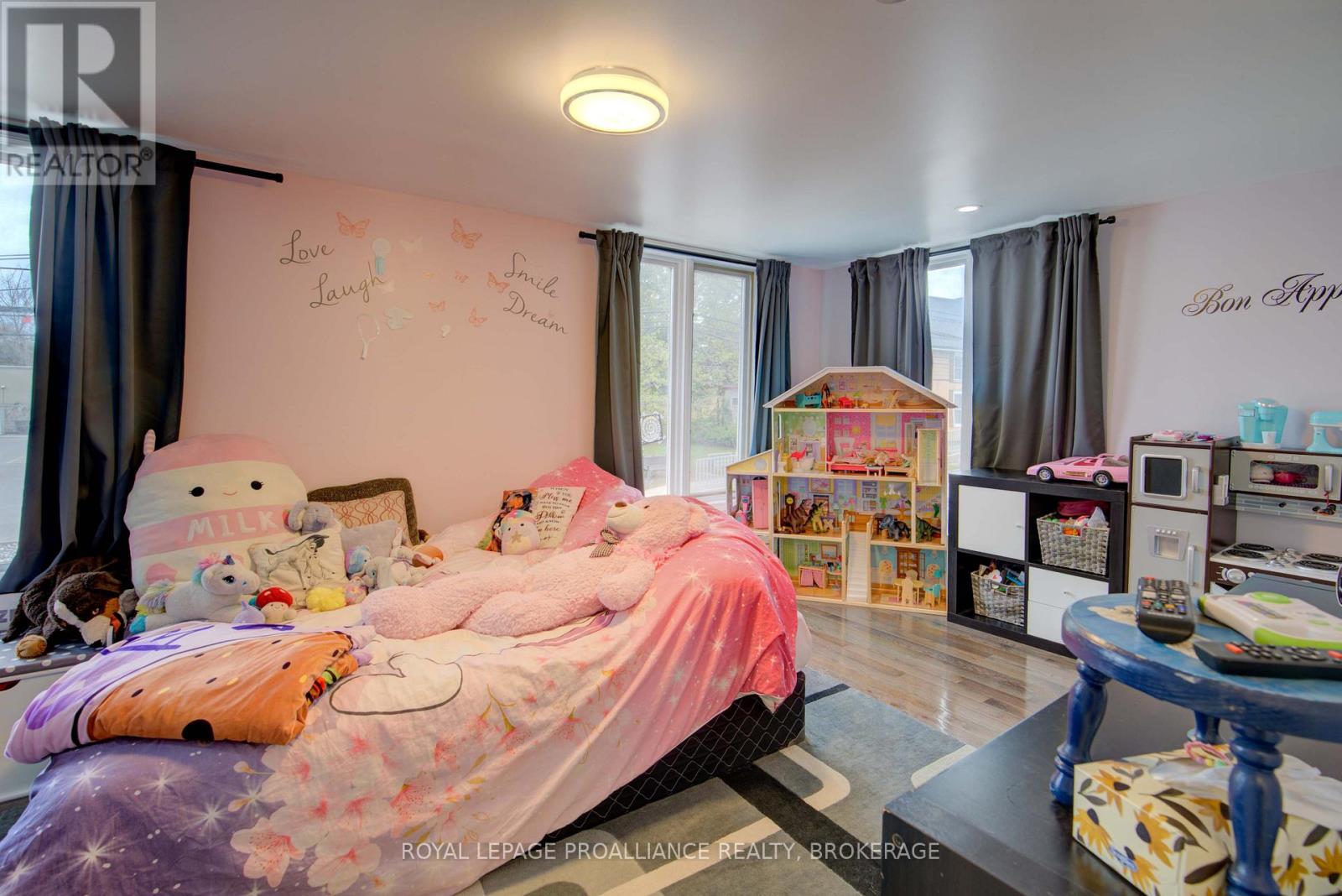 29 Main Street, Westport, Ontario  K0G 1X0 - Photo 19 - X12439283