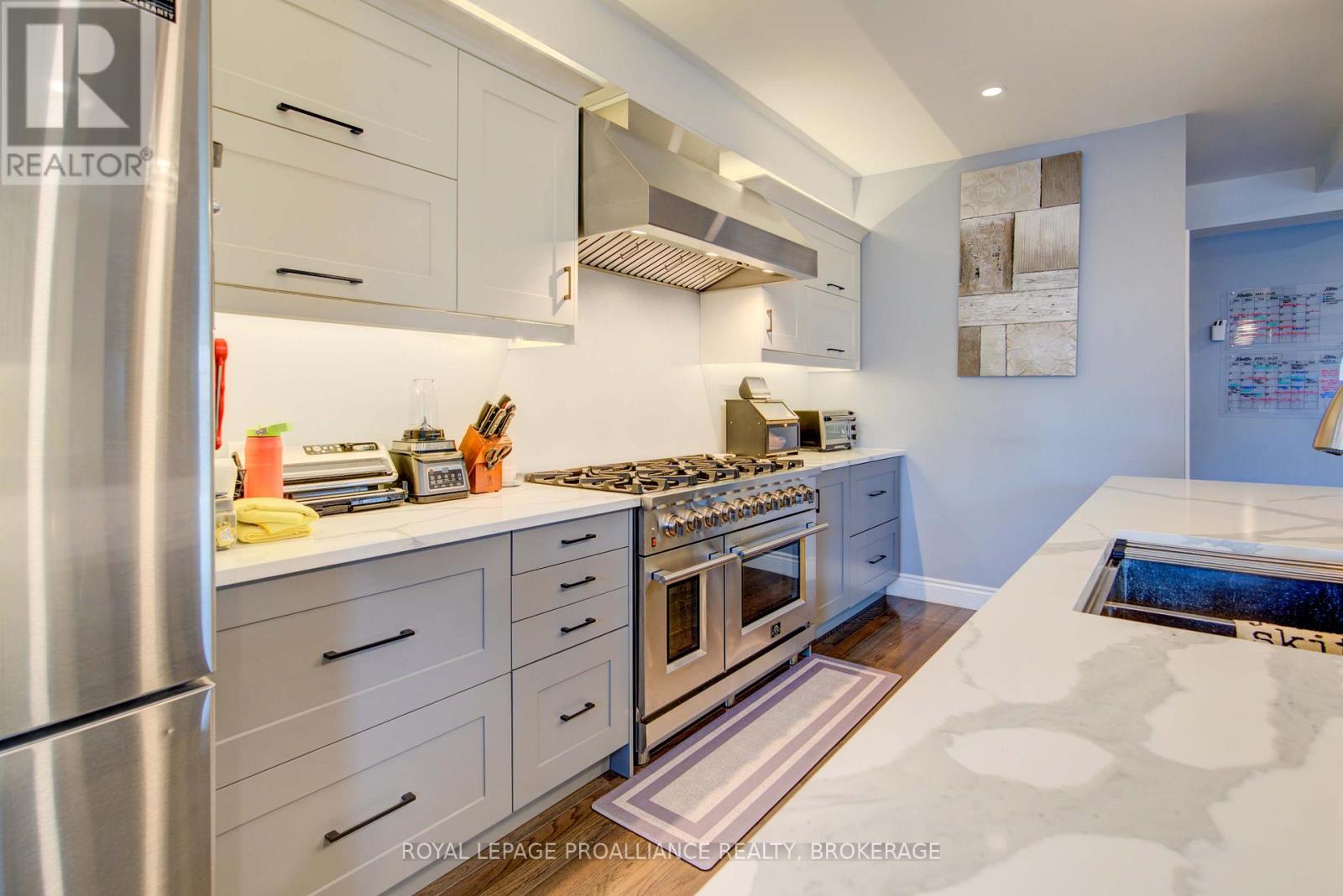 29 Main Street, Westport, Ontario  K0G 1X0 - Photo 9 - X12439283