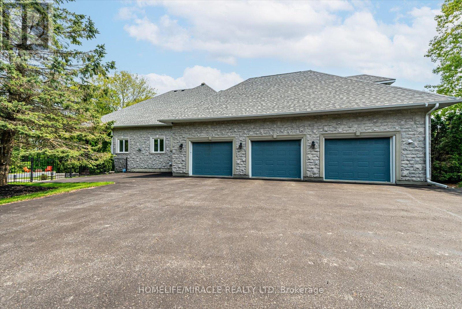 12 Deer Run, Uxbridge, Ontario  L9P 0K9 - Photo 5 - N12943364