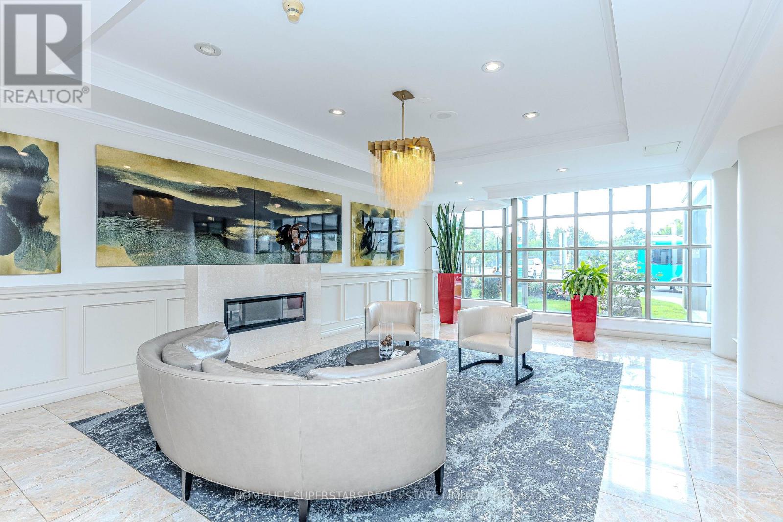 1005 - 7 Townsgate Drive, Vaughan, Ontario  L4J 7Z9 - Photo 2 - N12943366