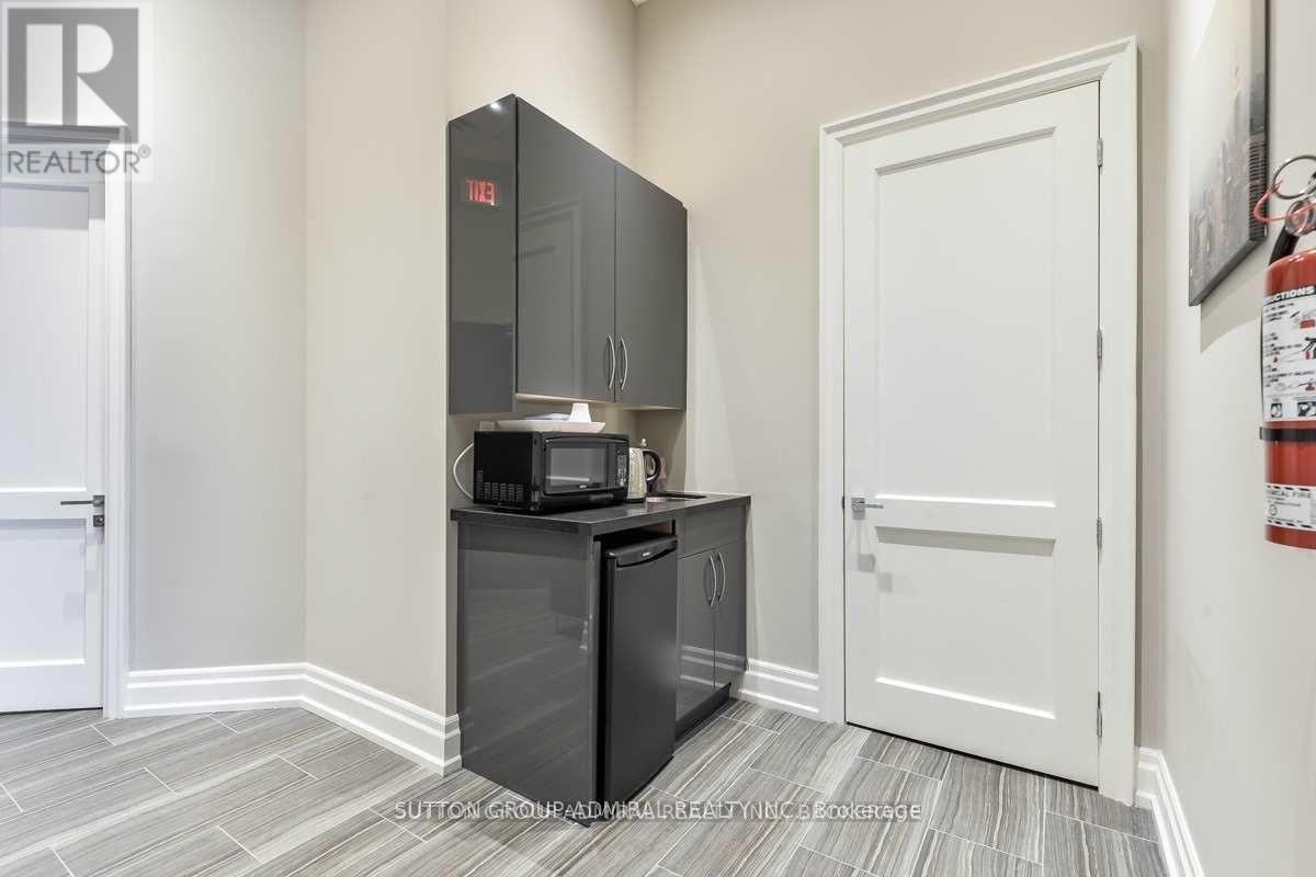 105 - 10376 Yonge Street, Richmond Hill, Ontario  L4C 3B8 - Photo 14 - N12943390