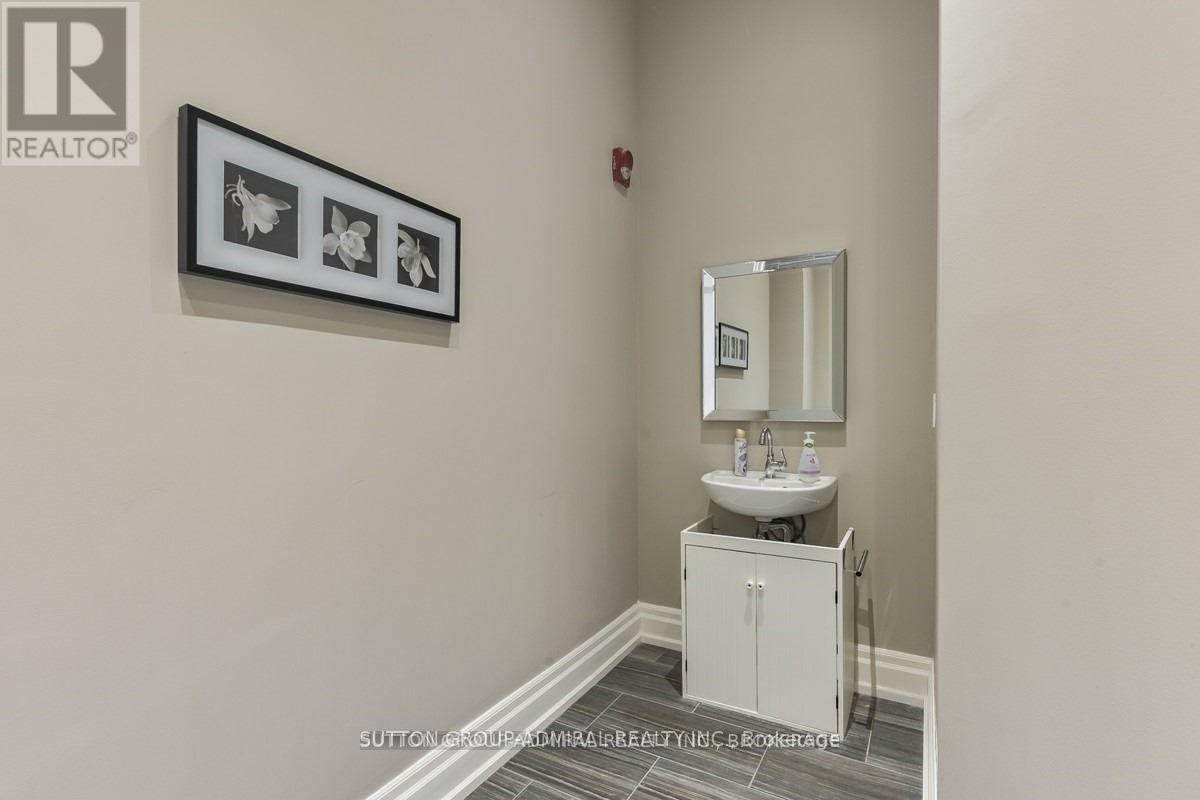 105 - 10376 Yonge Street, Richmond Hill, Ontario  L4C 3B8 - Photo 15 - N12943390