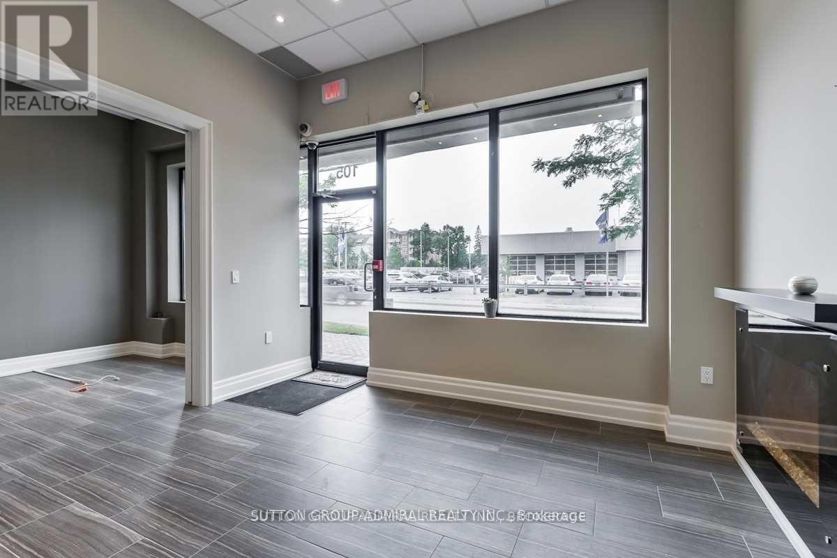 105 - 10376 Yonge Street, Richmond Hill, Ontario  L4C 3B8 - Photo 2 - N12943390