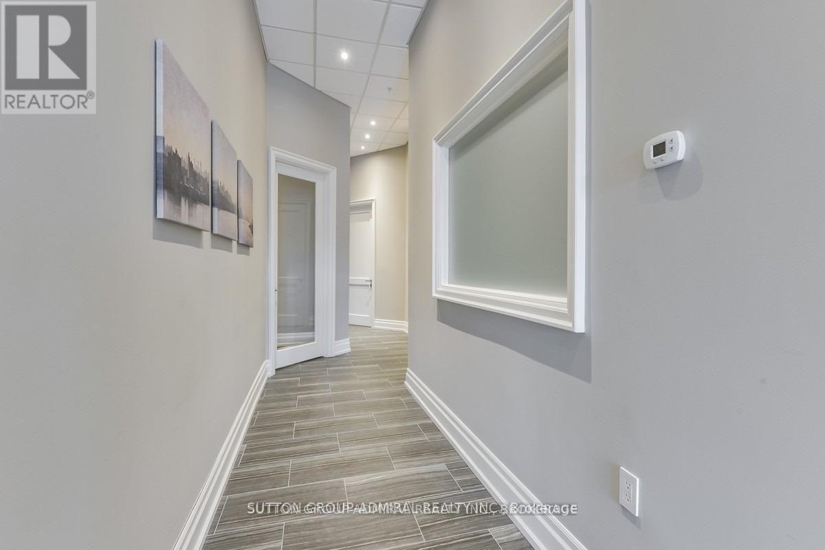 105 - 10376 Yonge Street, Richmond Hill, Ontario  L4C 3B8 - Photo 6 - N12943390