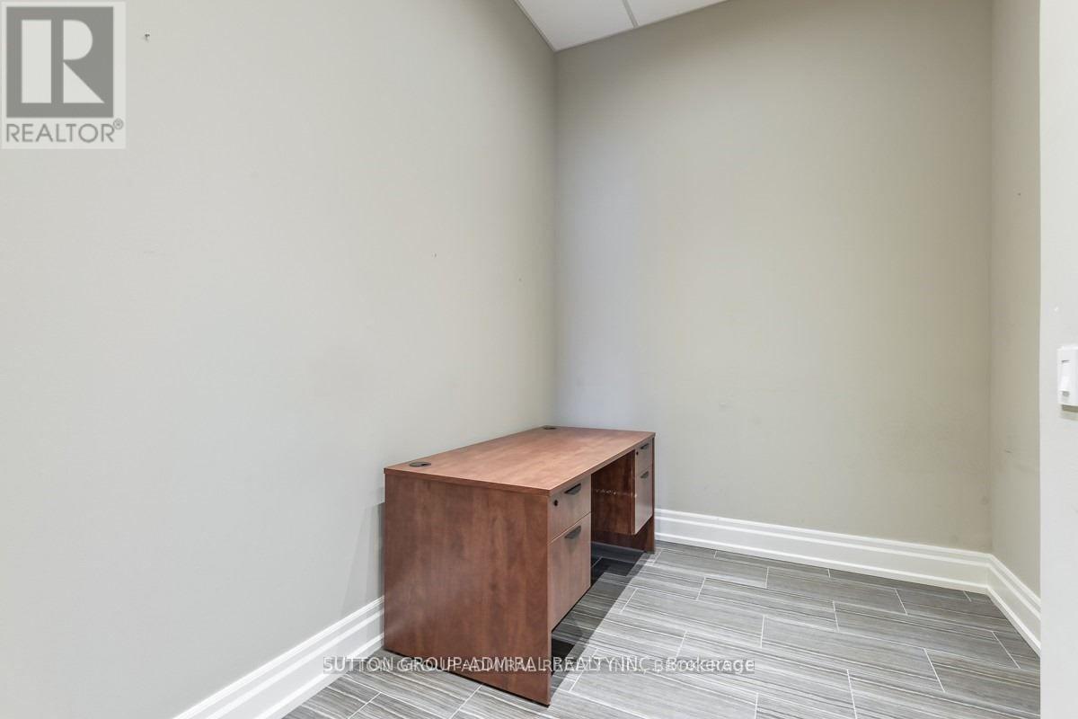 105 - 10376 Yonge Street, Richmond Hill, Ontario  L4C 3B8 - Photo 9 - N12943390