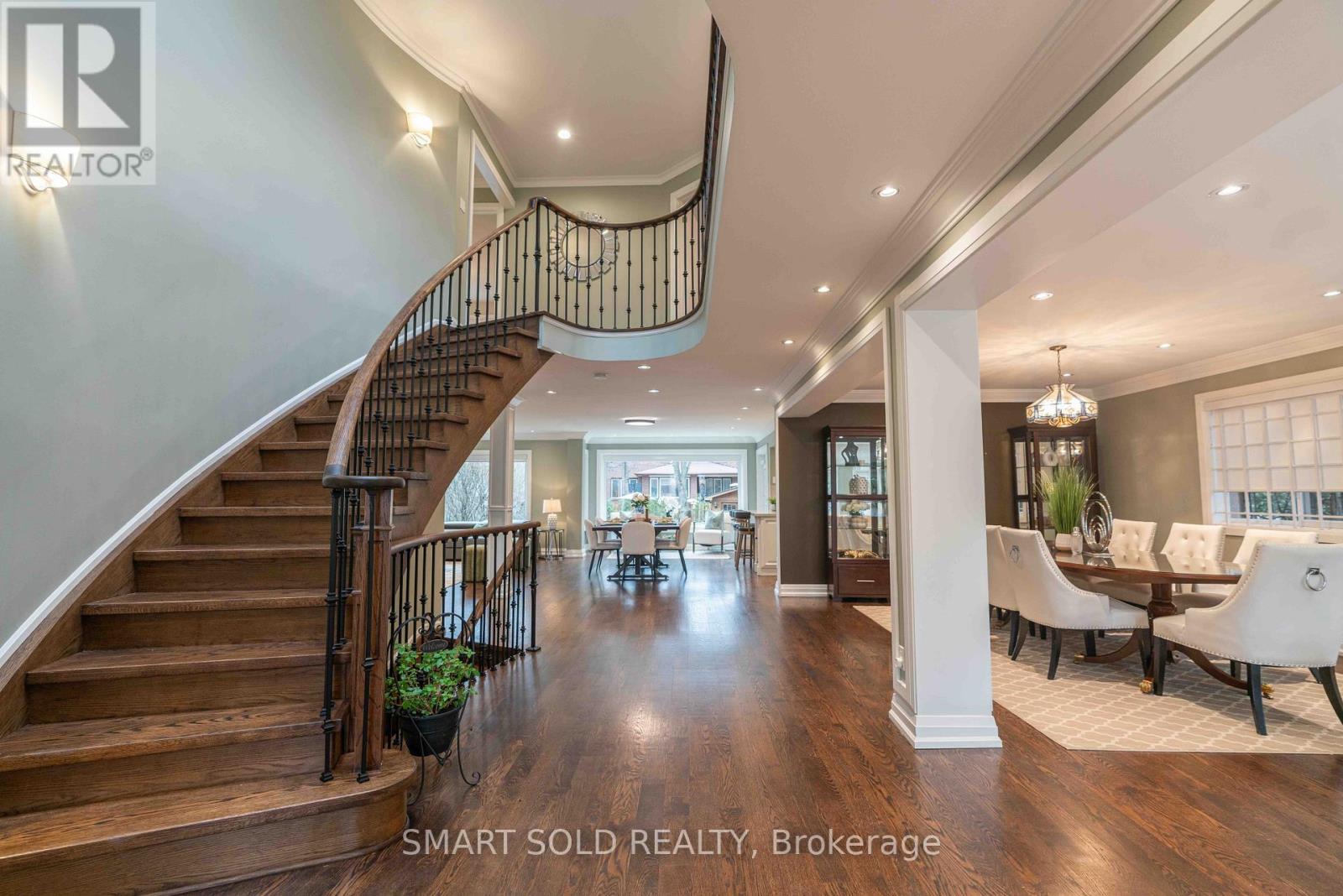 107 Arnold Avenue, Vaughan, Ontario  L4J 1B6 - Photo 5 - N12943408