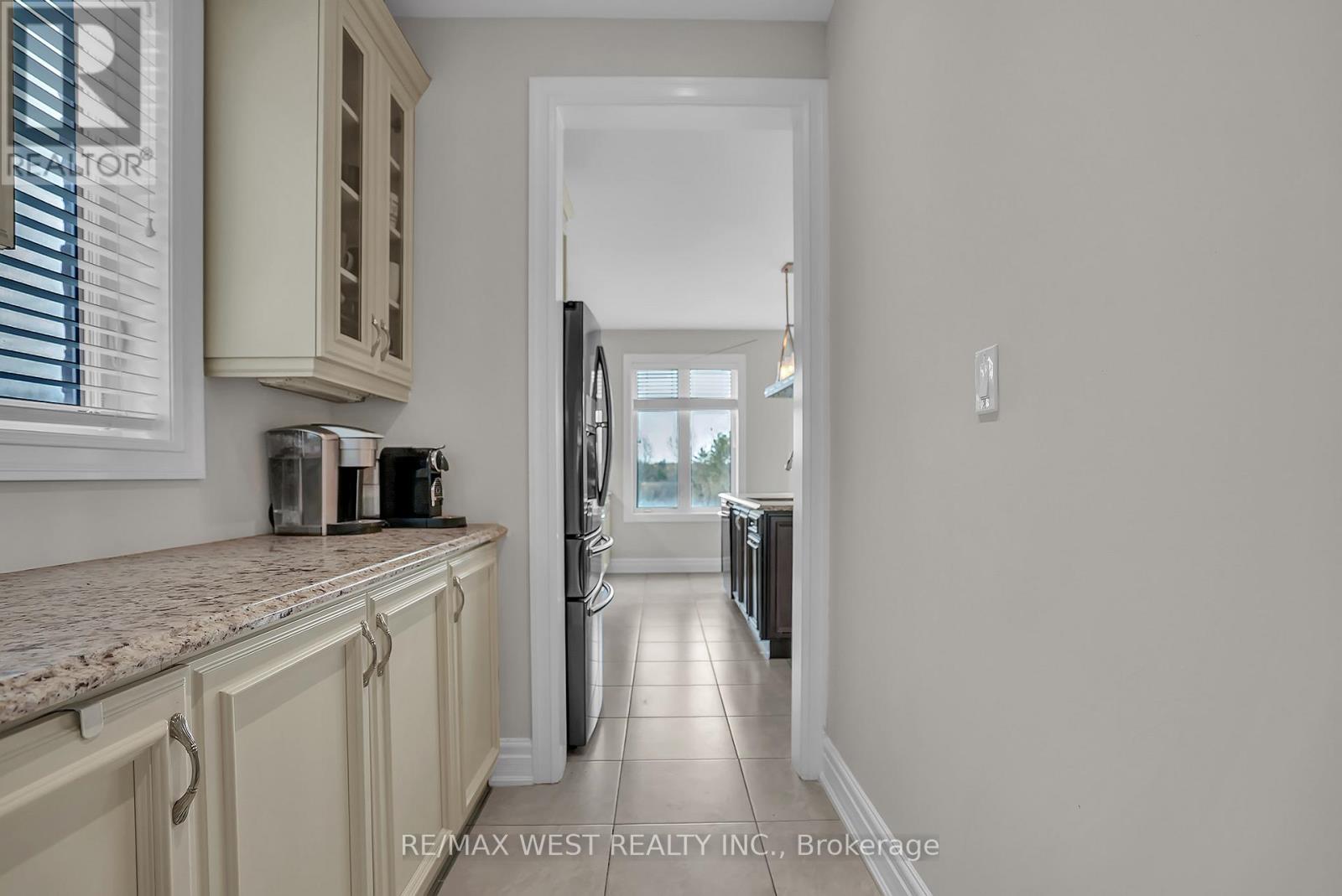 23 Webb Trail, New Tecumseth (Tottenham), Ontario  L0G 1W0 - Photo 4 - N12943442
