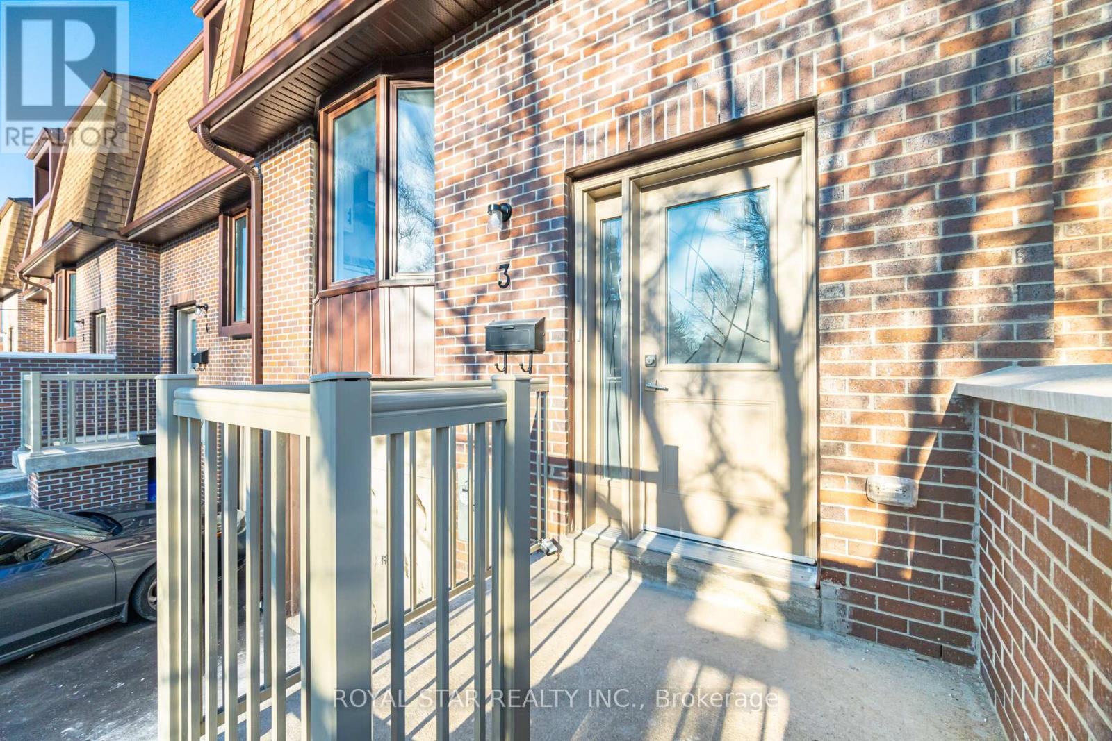 3 - 11 Plaisance Road, Richmond Hill, Ontario  L4C 5H1 - Photo 6 - N12943476