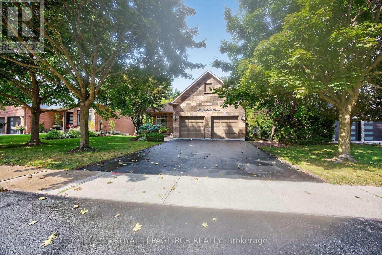 932 SHADRACH DRIVE, Newmarket, Ontario