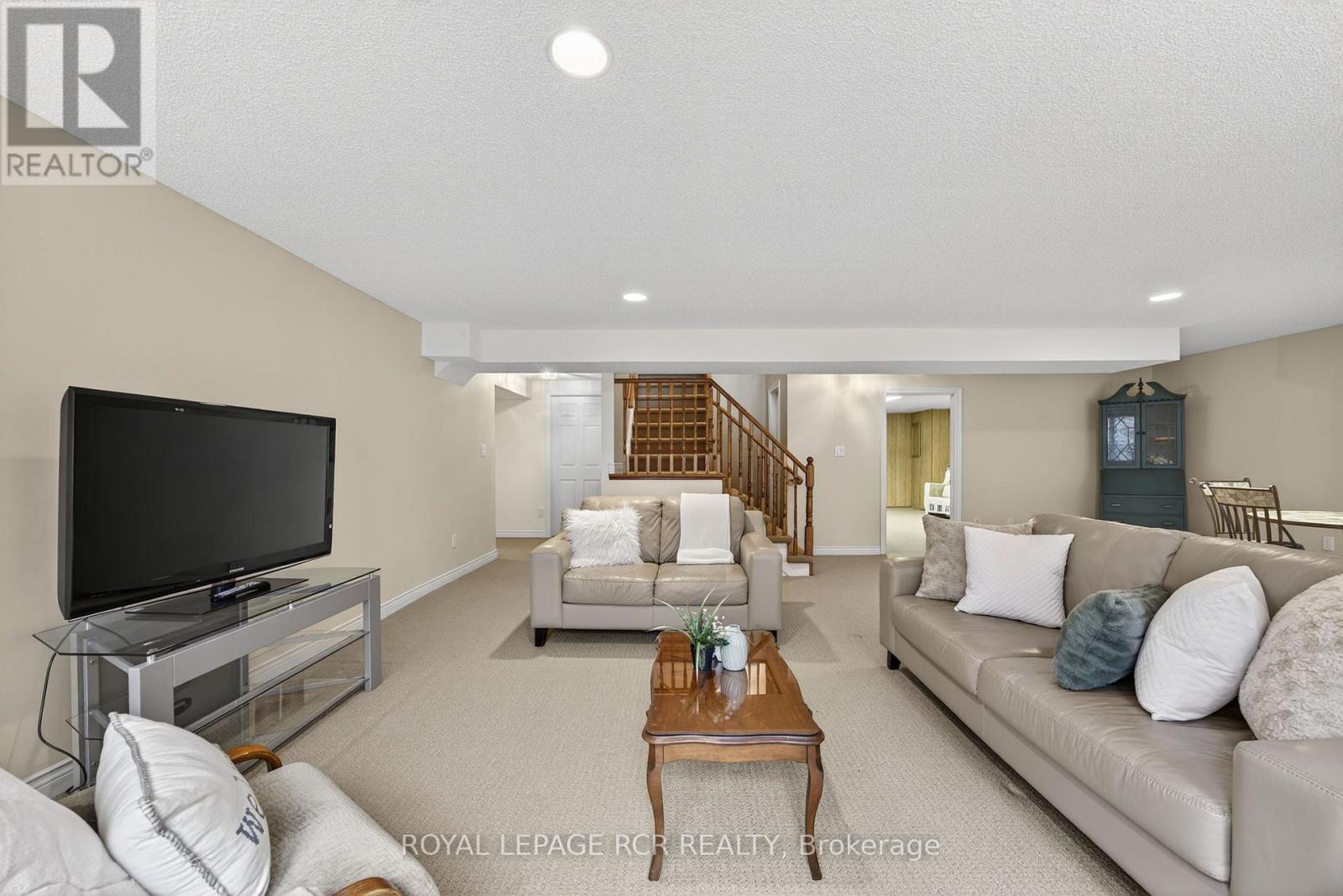 932 Shadrach Drive, Newmarket, Ontario  L3X 2H4 - Photo 31 - N12943482