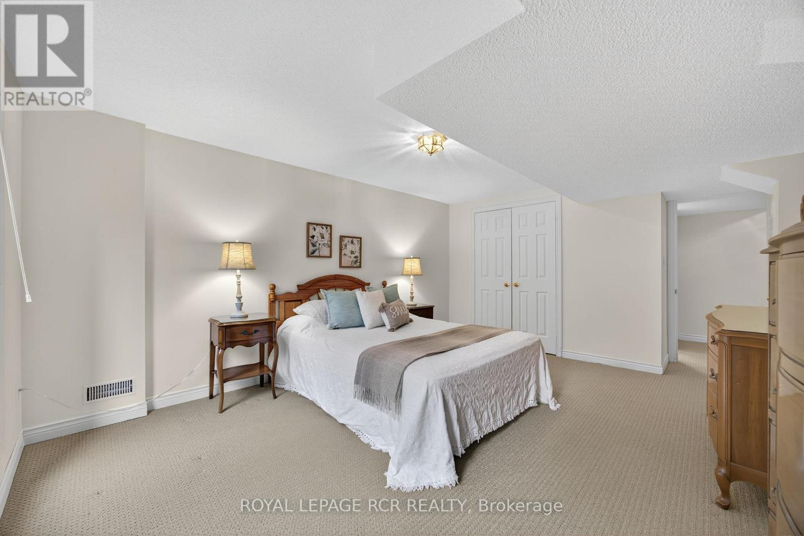 932 Shadrach Drive, Newmarket, Ontario  L3X 2H4 - Photo 34 - N12943482