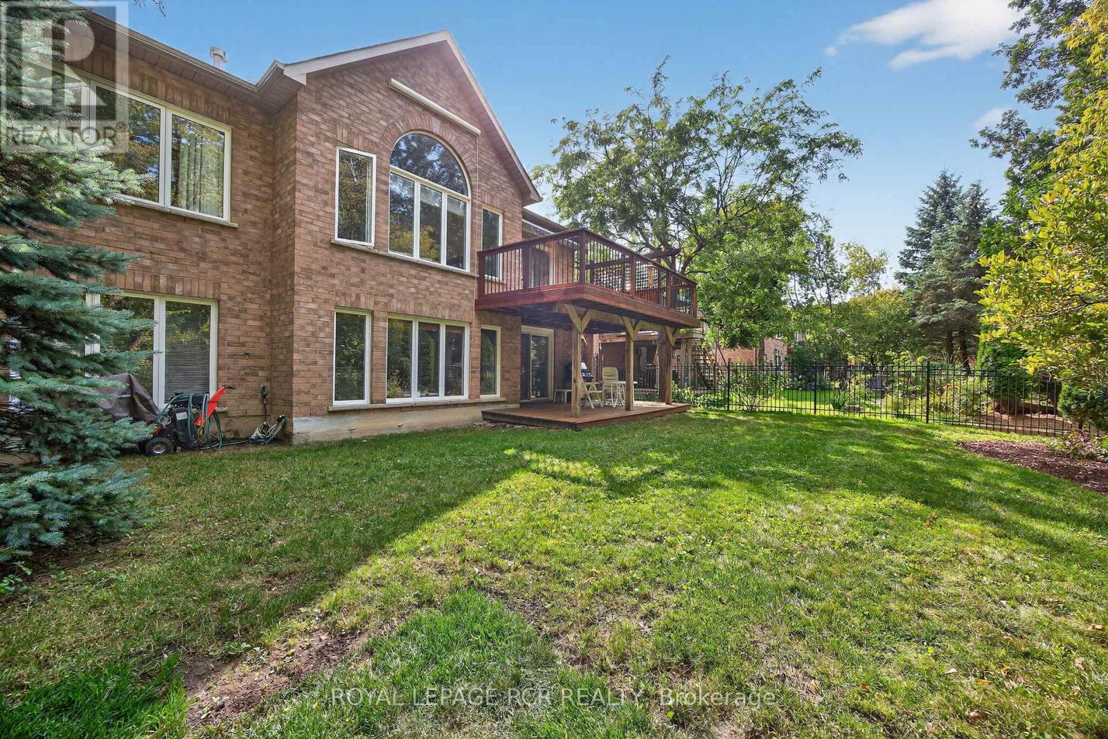 932 Shadrach Drive, Newmarket, Ontario  L3X 2H4 - Photo 47 - N12943482