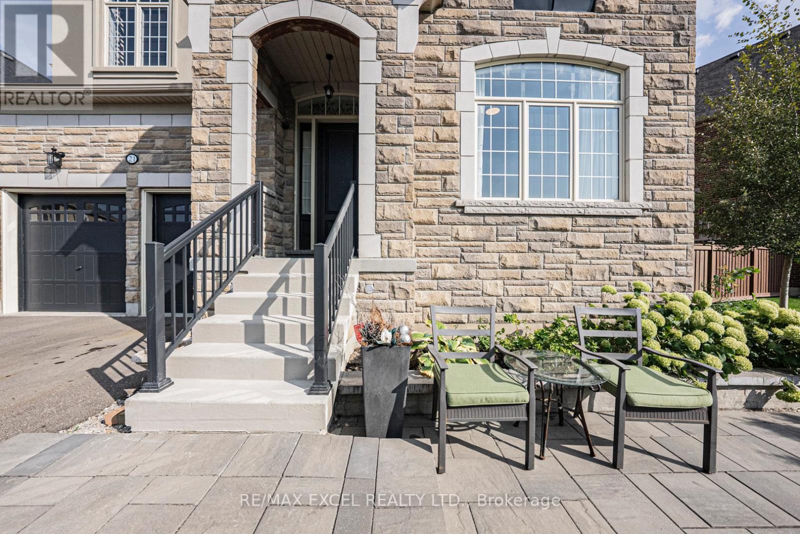 21 Paradise Valley Trail, King, Ontario  L7B 0A5 - Photo 4 - N12943508