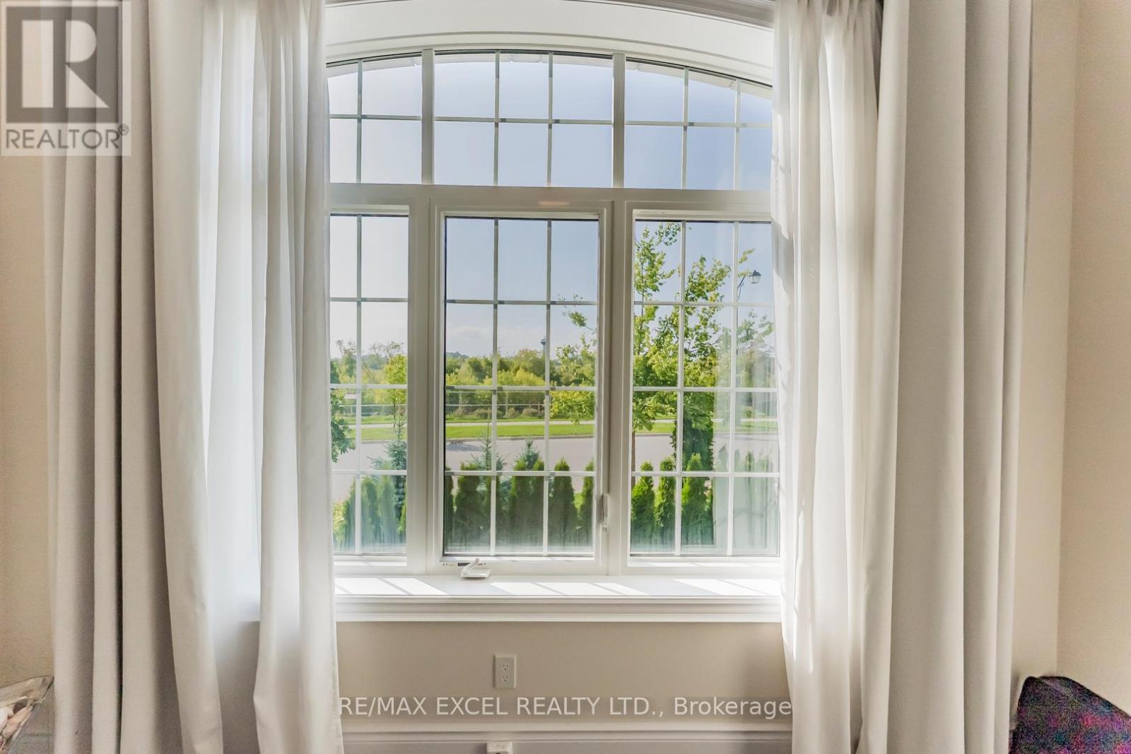 21 Paradise Valley Trail, King, Ontario  L7B 0A5 - Photo 8 - N12943508