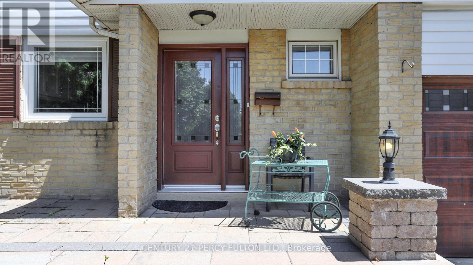 158 Holm Crescent, Markham, Ontario  L3T 5J3 - Photo 2 - N12943514