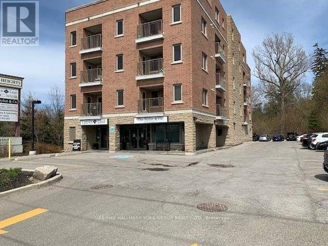 301 - 15565 YONGE STREET, Aurora, Ontario