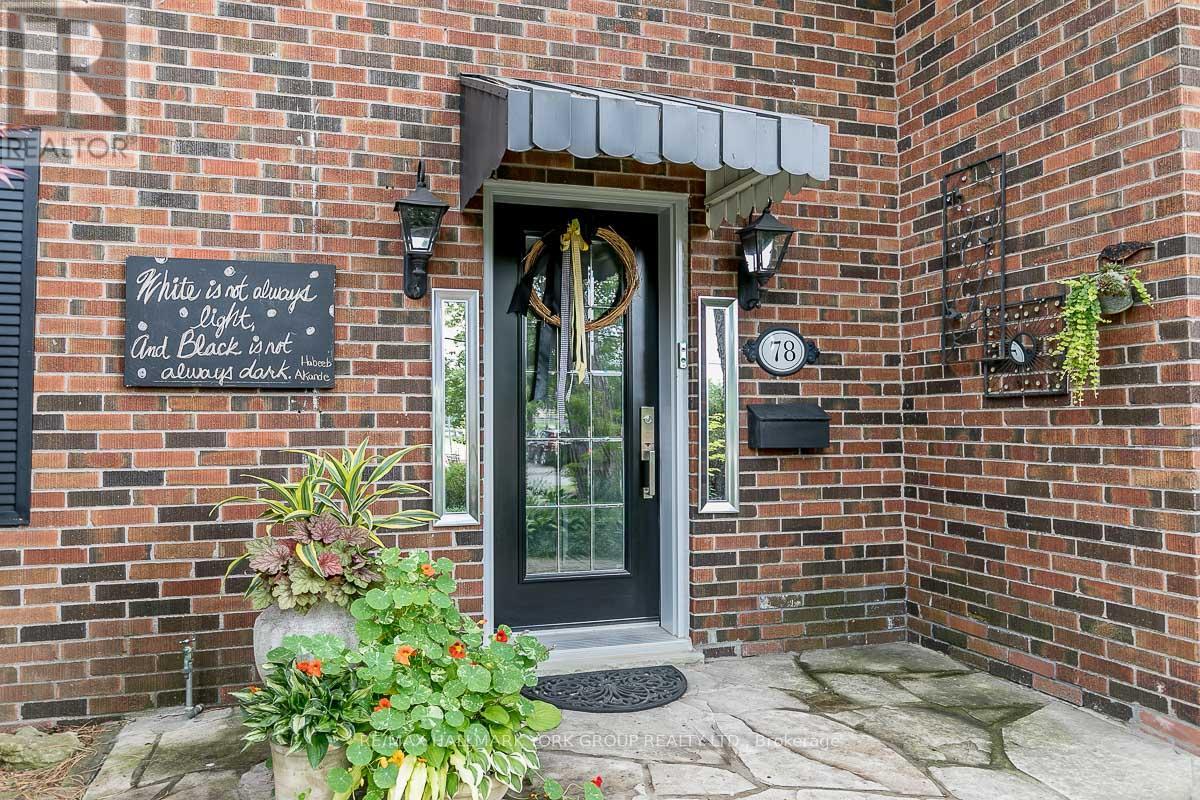 78 Wells Street, Aurora, Ontario  L4G 1S9 - Photo 2 - N12943768