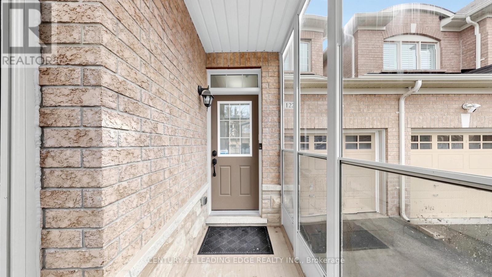 122 Maria Road, Markham, Ontario  L6E 0M1 - Photo 3 - N12943794