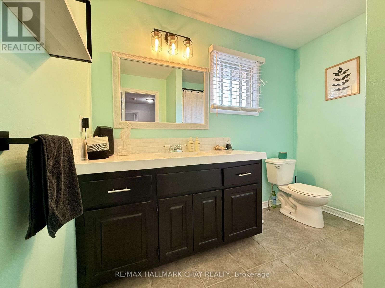 60 Osborn Street, Essa, Ontario  L0M 1B0 - Photo 14 - N12943810