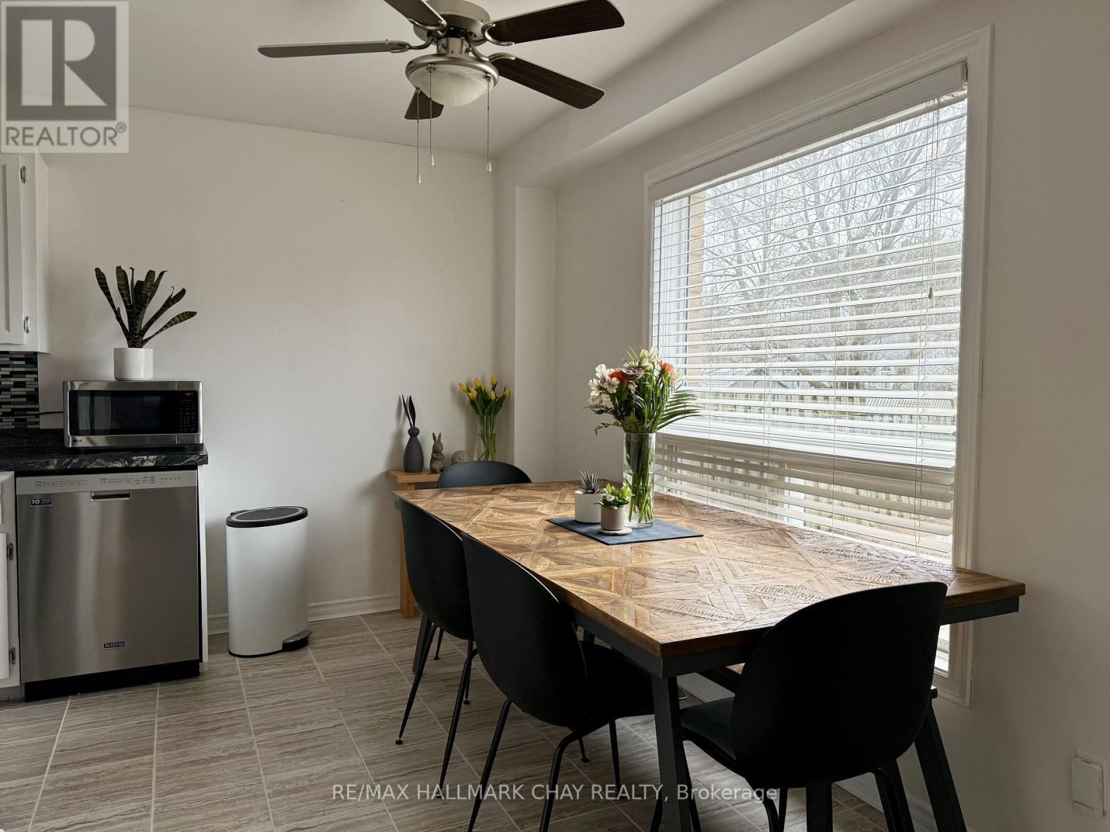 60 Osborn Street, Essa, Ontario  L0M 1B0 - Photo 3 - N12943810