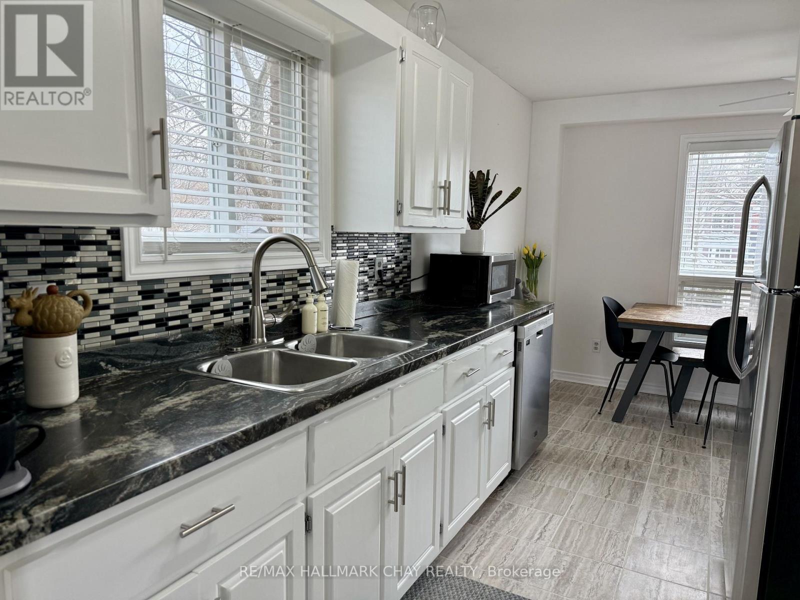 60 Osborn Street, Essa, Ontario  L0M 1B0 - Photo 5 - N12943810