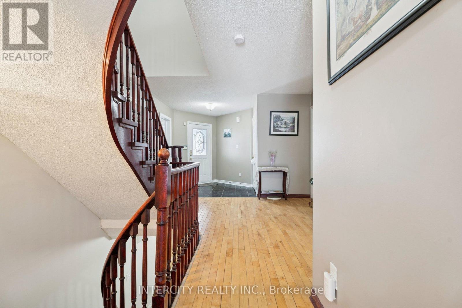 25 Meyer Avenue, Barrie (East Bayfield), Ontario  L4M 6Y1 - Photo 8 - S12943604