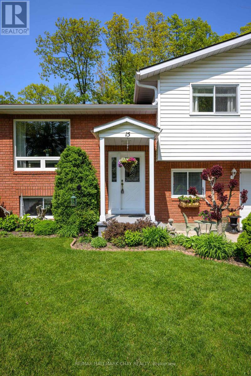 15 Oaktree Court, Wasaga Beach, Ontario  L9Z 2S3 - Photo 12 - S12943612