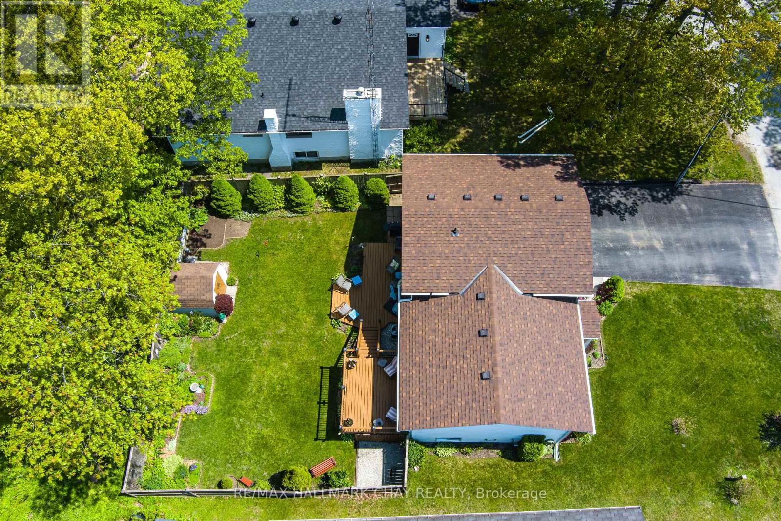 15 Oaktree Court, Wasaga Beach, Ontario  L9Z 2S3 - Photo 3 - S12943612