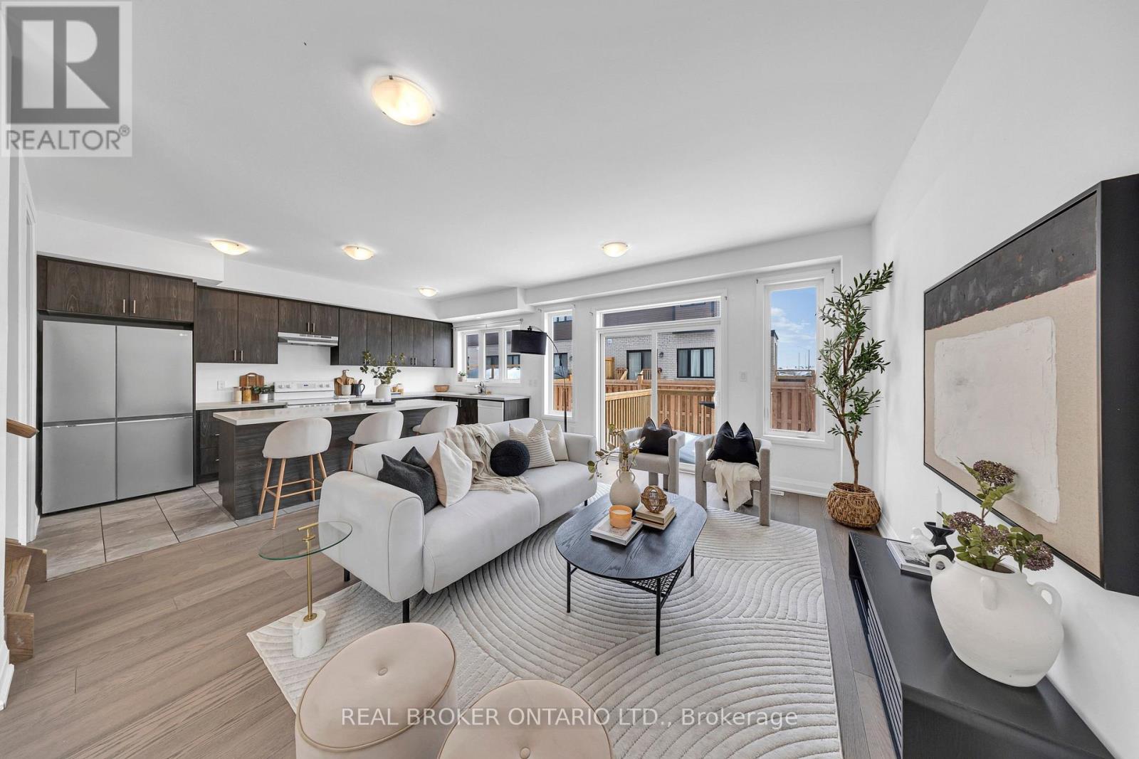 48 Barnyard Trail, Barrie, Ontario  L9J 0C2 - Photo 10 - S12943690