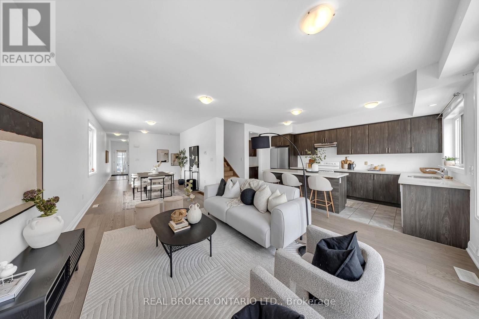 48 Barnyard Trail, Barrie, Ontario  L9J 0C2 - Photo 15 - S12943690