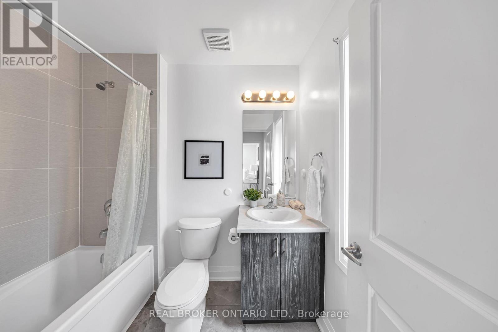 48 Barnyard Trail, Barrie, Ontario  L9J 0C2 - Photo 37 - S12943690