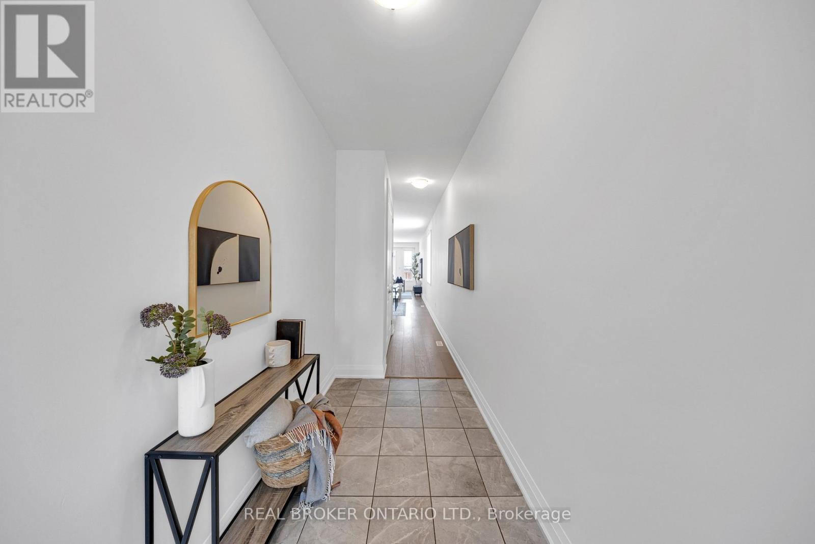 48 Barnyard Trail, Barrie, Ontario  L9J 0C2 - Photo 5 - S12943690